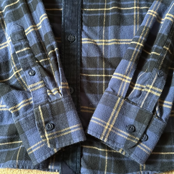 Men’s Slim Fit Flannel UNTUCKit Shirt - Picture 4 of 6
